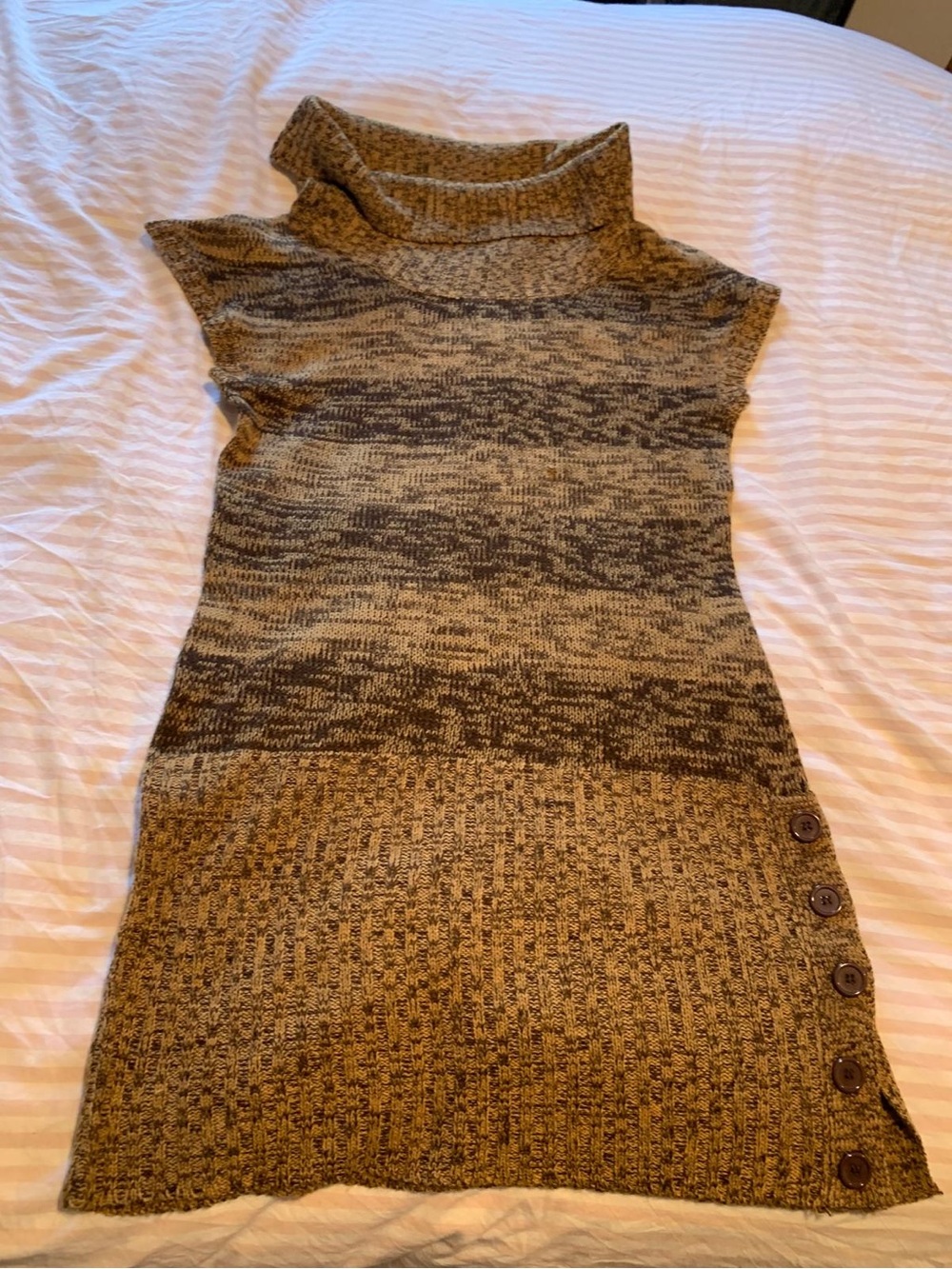 Marled Sleeveless Turtleneck Tunic in Brown and Tan